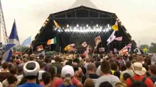 Kaiser Chiefs  I Predict a Riot Live at Glastonbury 2005 [upl. by Veno]