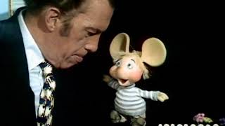 Topo Gigio quotTopos Chicken Friendsquot on The Ed Sullivan Show [upl. by Ggerg828]