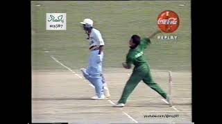 Saqlain Mushtaq Outfoxed Ajay Jadeja with Mystry Ball  Jadeja Clueless  Dhaka 1998 [upl. by Aerdnad519]